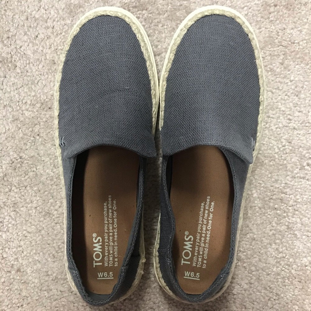 🌟 Gray/blue TOMS